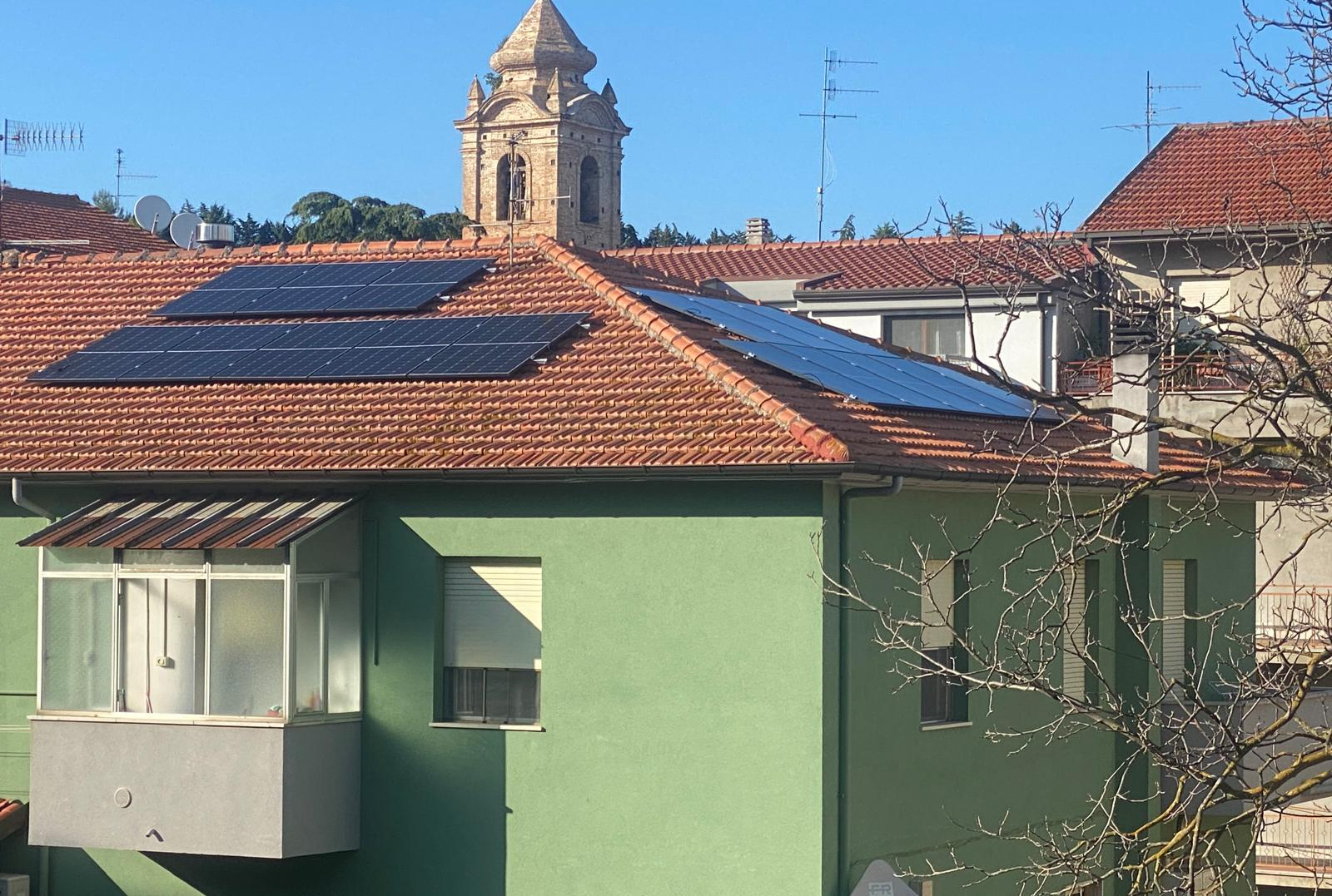 Impianto fotovoltaico su edificio